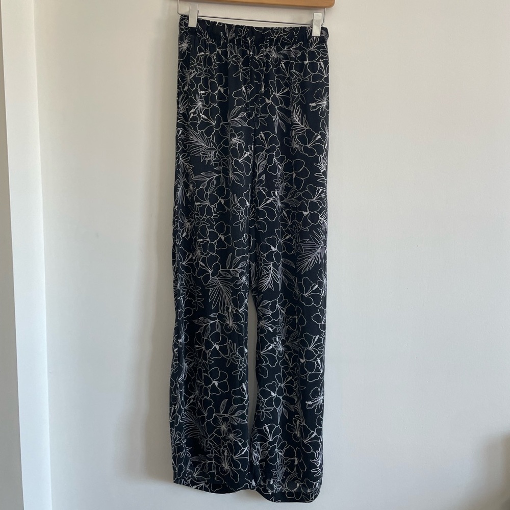 La Vie En Rose Black Floral Wide-Leg